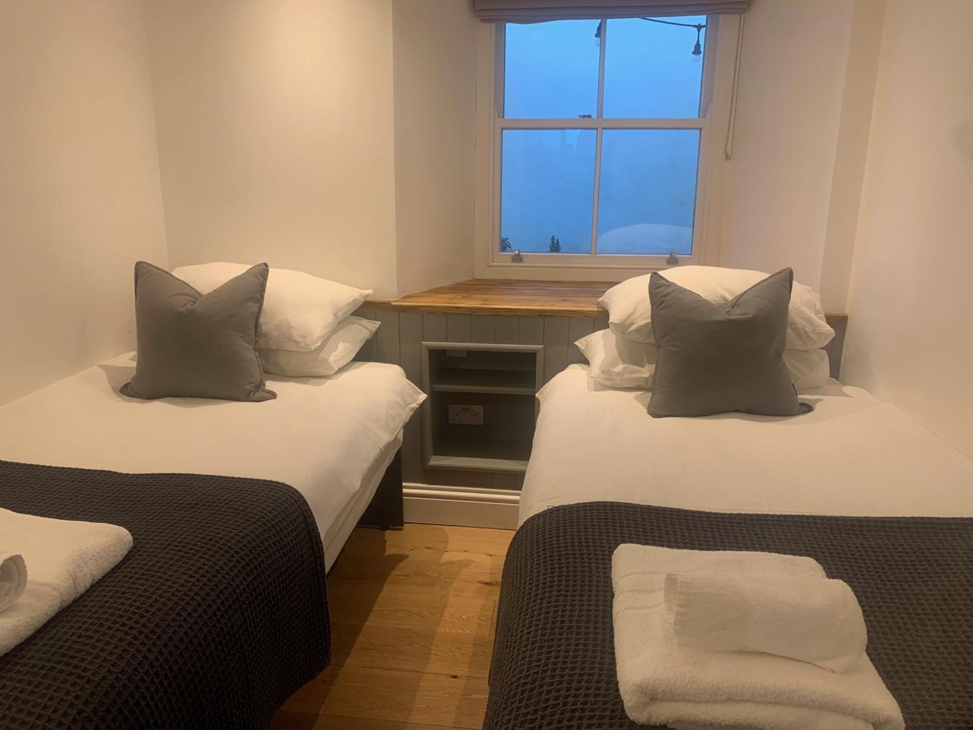 Georgian Holiday Apartment In Боскасл Экстерьер фото